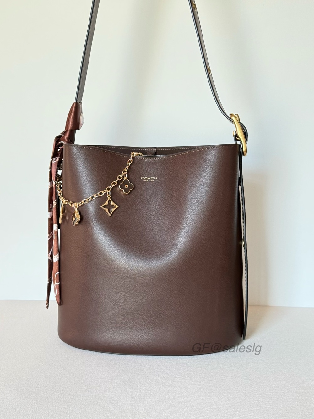 NWT Coach Bleecker Bucket Shoulder Bag Maple Scarf & Chain Set CCC23 13" Laptop